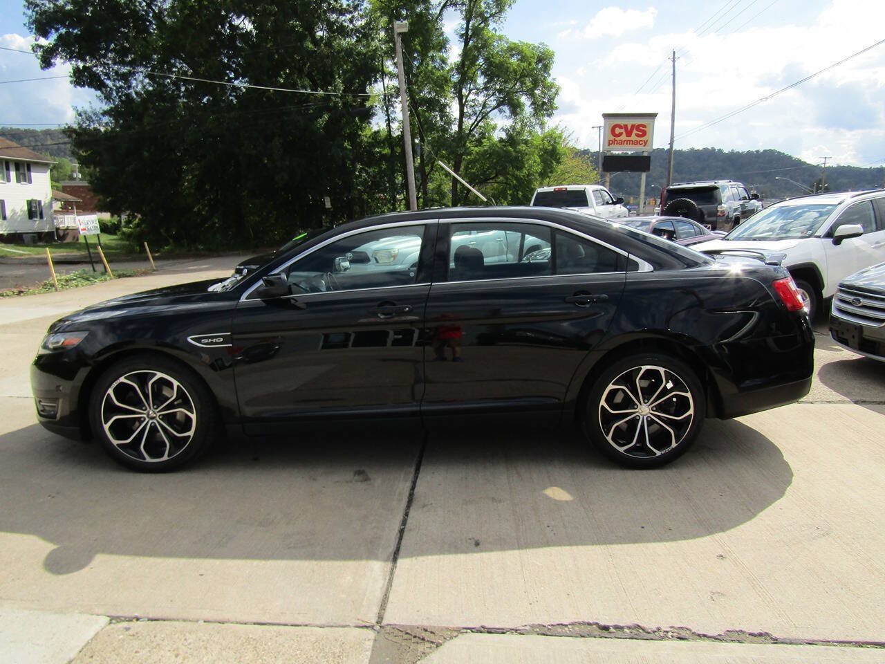 Used 2018 Ford Taurus SHO w/ Driver Assist Package AWD/4WD image 7