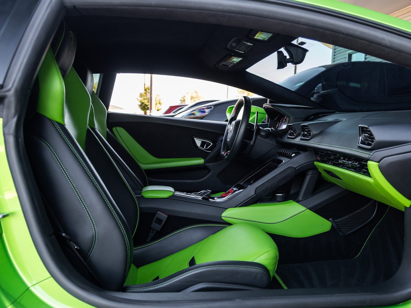 Used 2022 Lamborghini Huracan EVO image 36