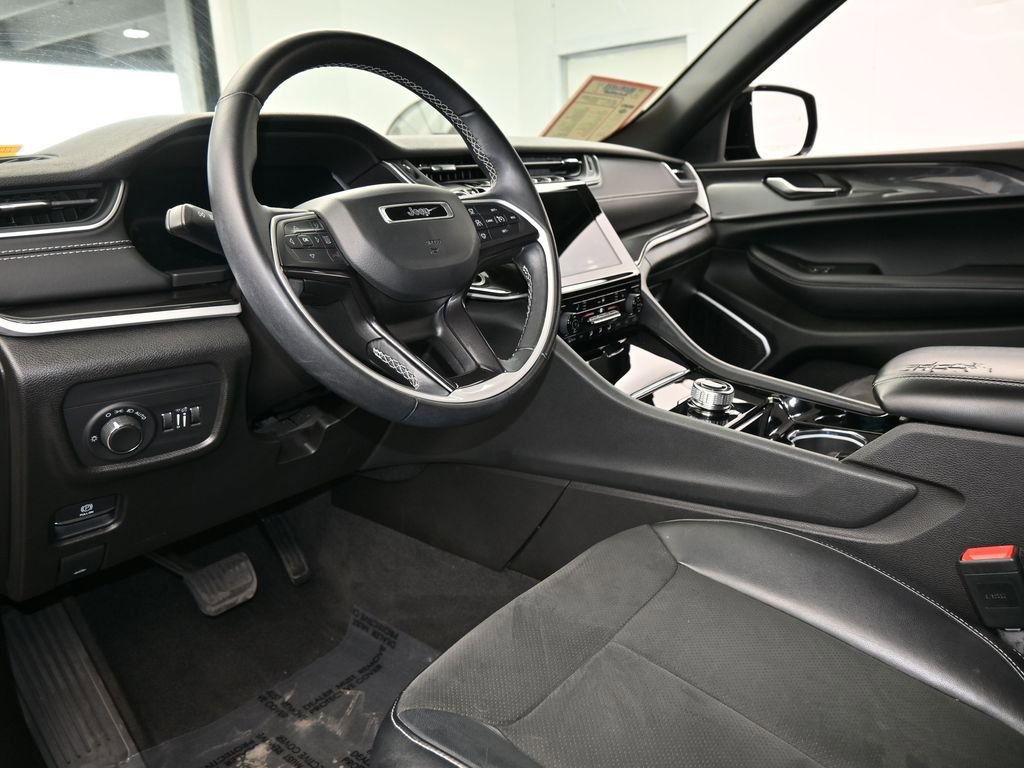 Used 2021 Jeep Grand Cherokee L Laredo image 13