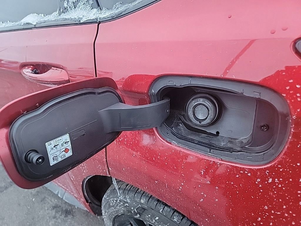 Certified 2022 Ford Edge ST-Line w/ Class II Trailer Tow Package image 11