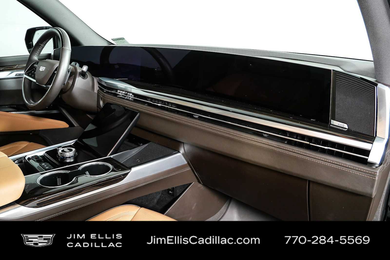 Used 2025 Cadillac Escalade Premium Luxury RWD image 25