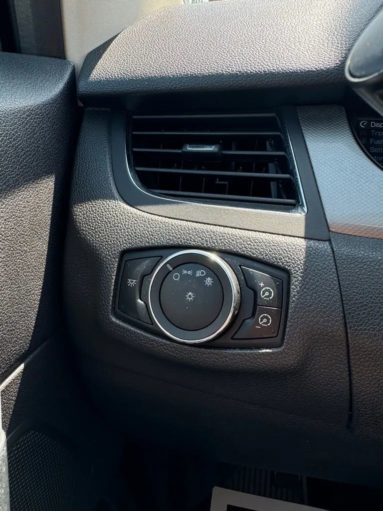 Used 2011 Ford Edge SEL w/ 202A Rapid Spec Order Code image 13