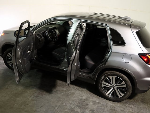 Used 2025 Mitsubishi Outlander Sport SE image 5