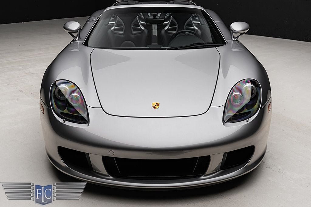 Used 2005 Porsche Carrera GT RWD image 3
