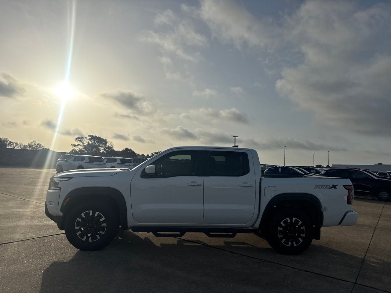 Used 2022 Nissan Frontier Pro-X RWD image 12