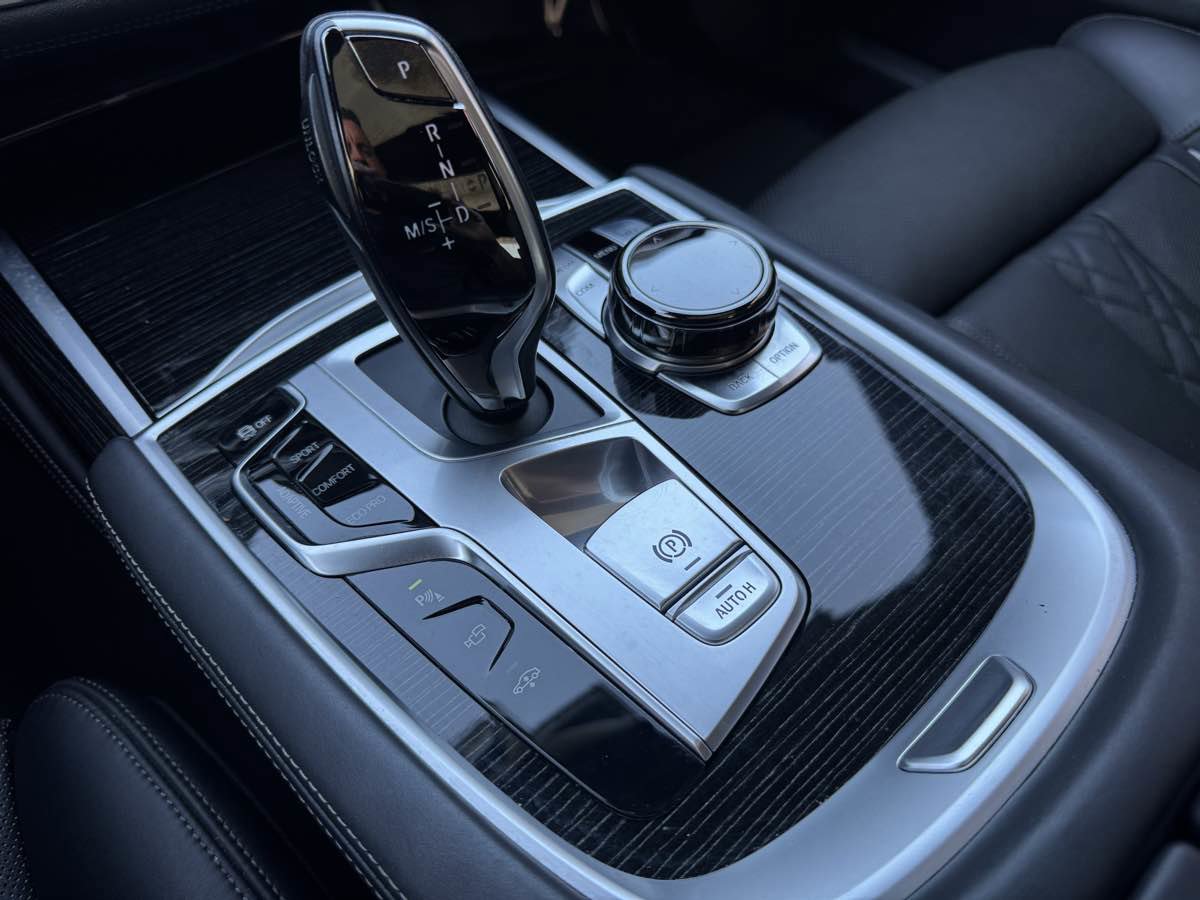 Used 2018 BMW 740i image 31