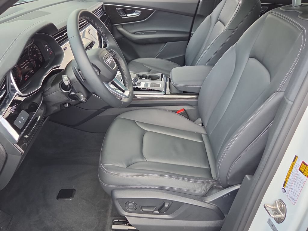 Certified 2025 Audi Q7 3.0T Premium w/ Convenience Package AWD/4WD image 10