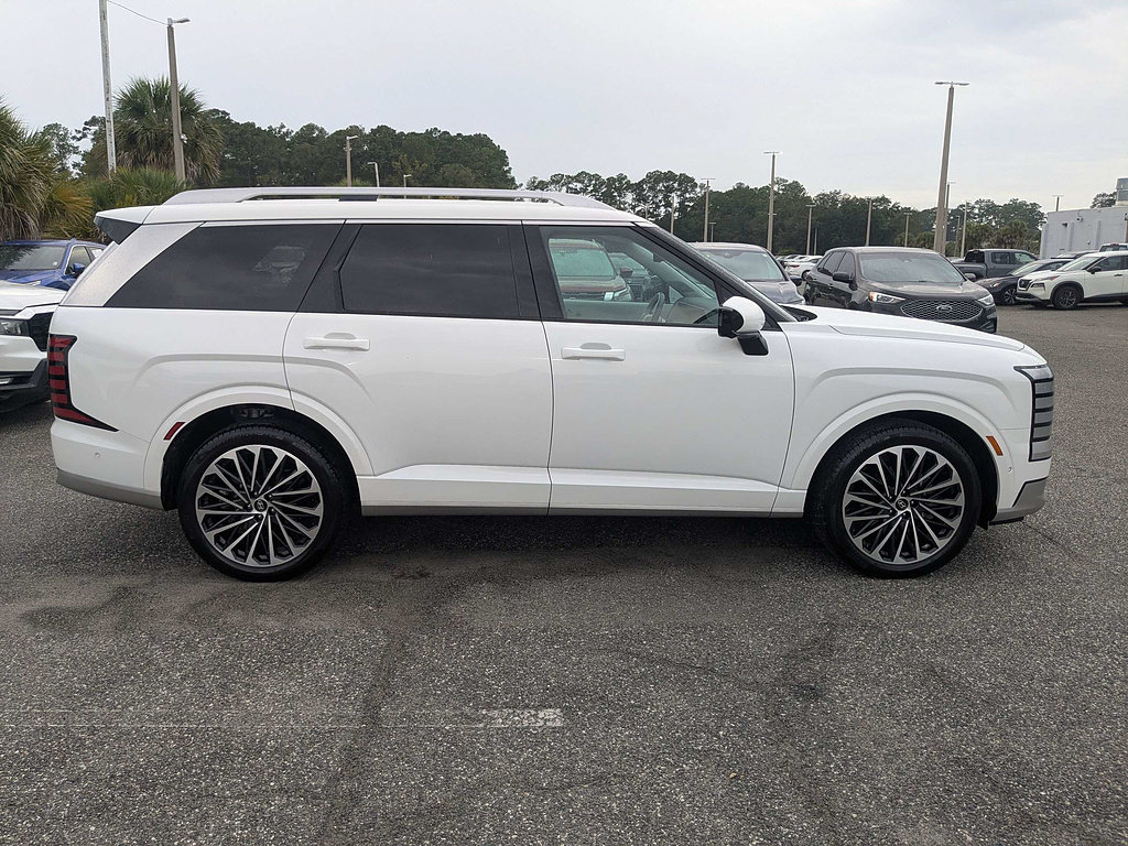 Used 2026 Hyundai Palisade Calligraphy FWD image 3