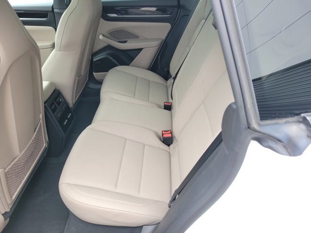 Certified 2025 Porsche Macan Electric image 19