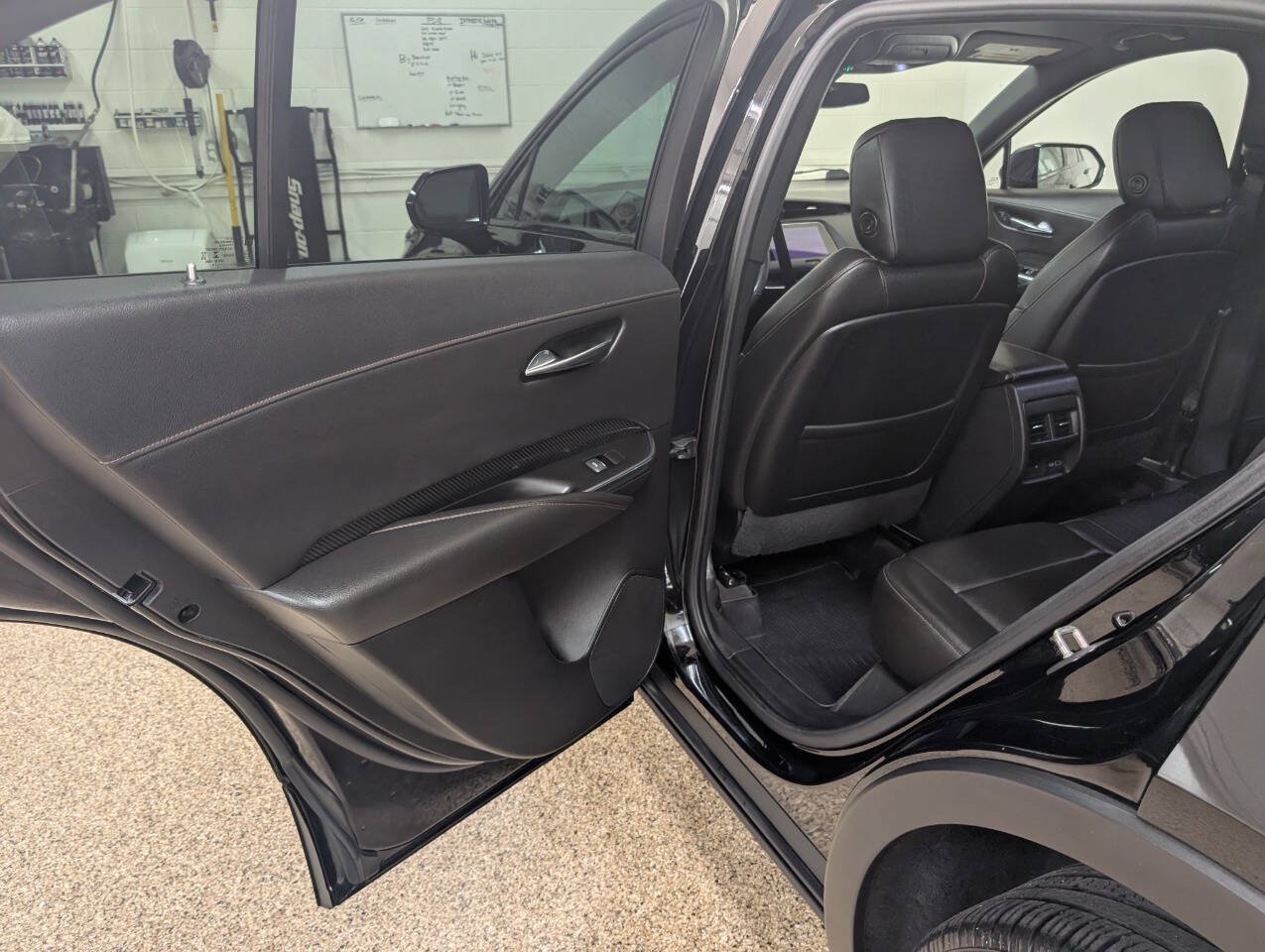 Used 2019 Cadillac XT4 Sport w/ LPO, Midnight Sport Package AWD/4WD image 11