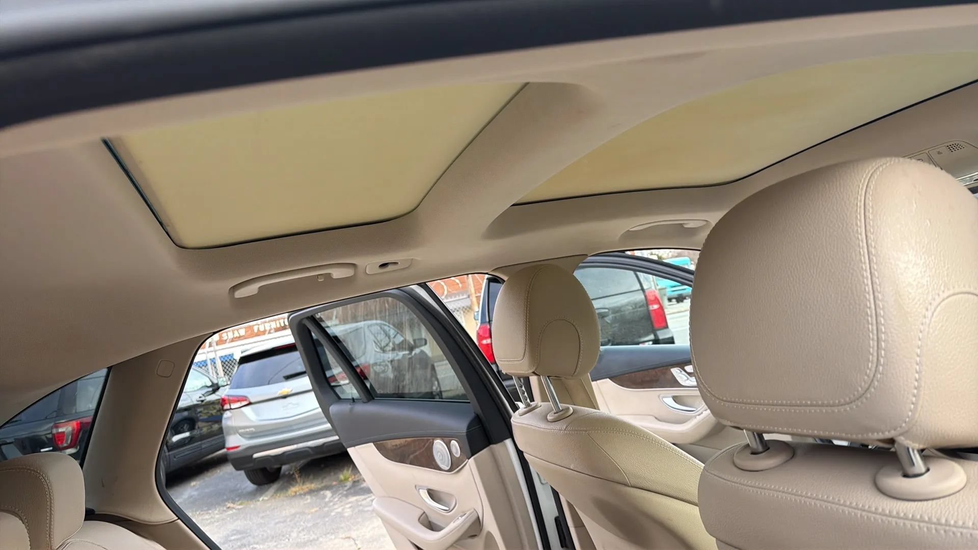 Used 2017 Mercedes-Benz GLC 300 w/ Premium 2 Package image 31