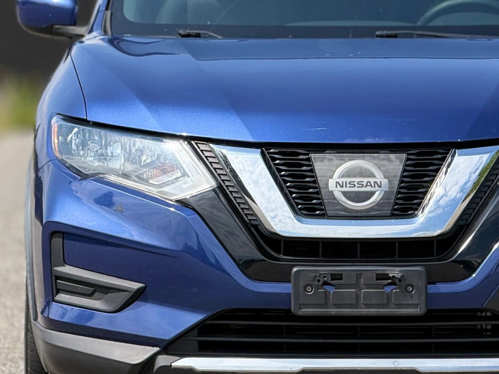 Used 2017 Nissan Rogue S AWD/4WD image 11