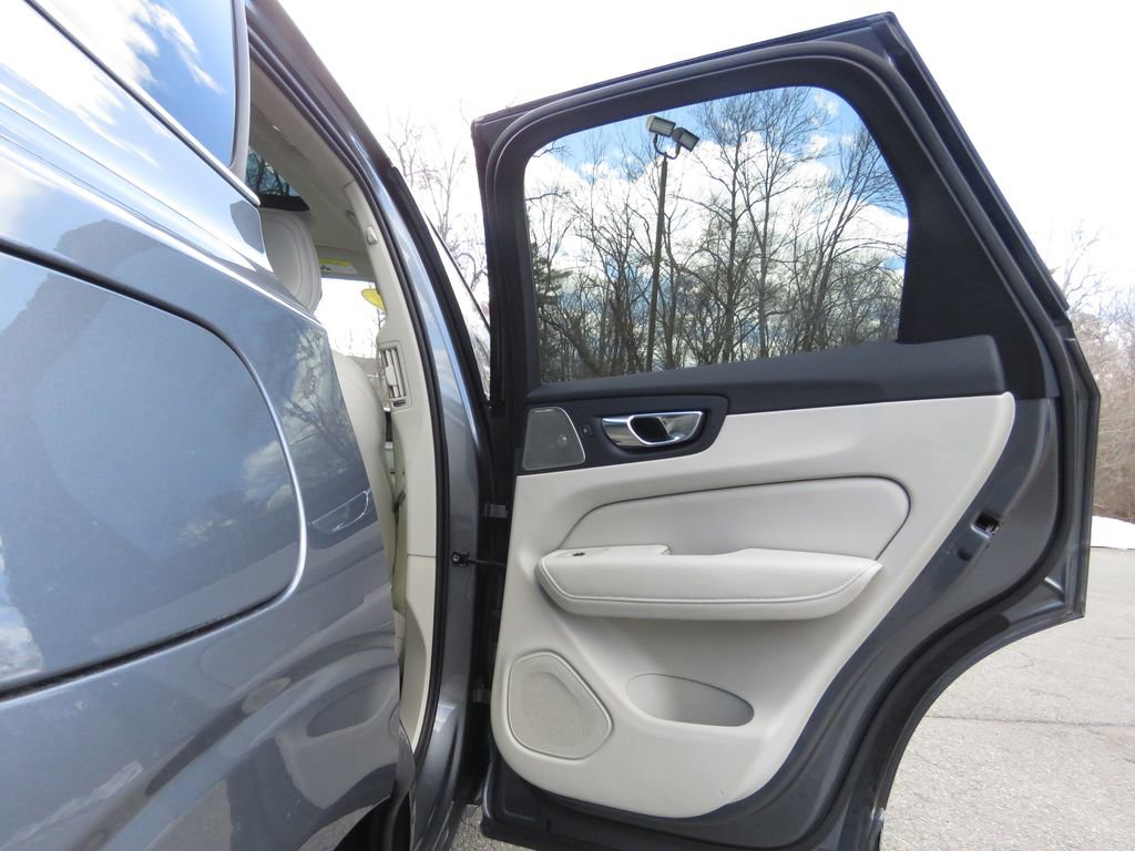 Used 2021 Volvo XC60 T8 Inscription w/ Advanced Package AWD/4WD image 15