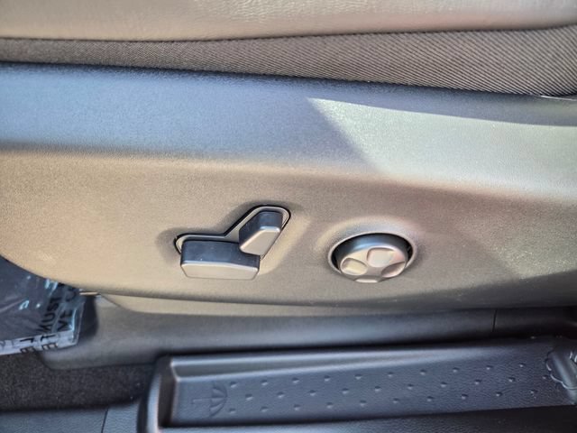 New 2027 Chrysler Pacifica Limited w/ S Appearance Package FWD image 4
