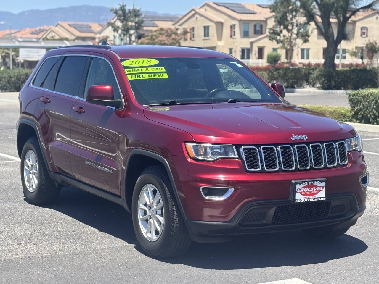 Used 2018 Jeep Grand Cherokee Laredo AWD/4WD image 1