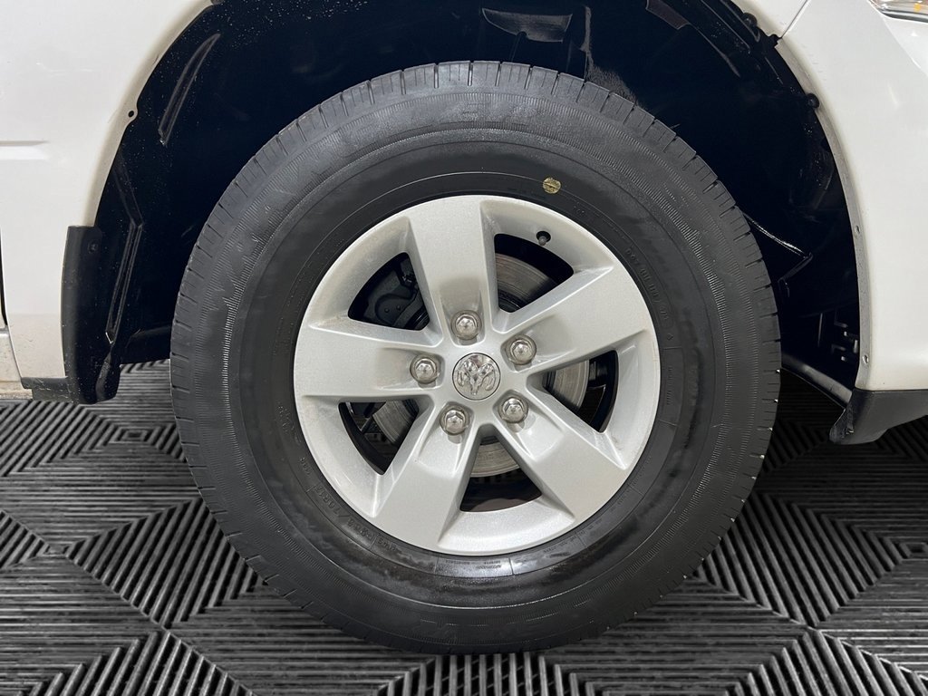 Used 2019 RAM 1500 Express image 11