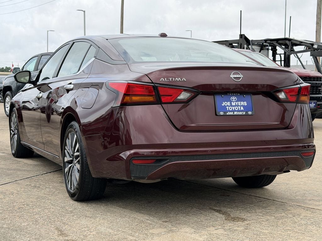 Used 2025 Nissan Altima 2.5 SV FWD image 7