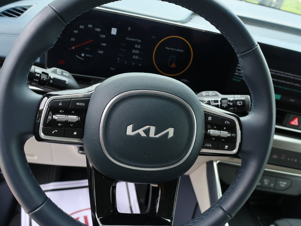New 2026 Kia Carnival SX w/ SX Dark Edition Package FWD image 26