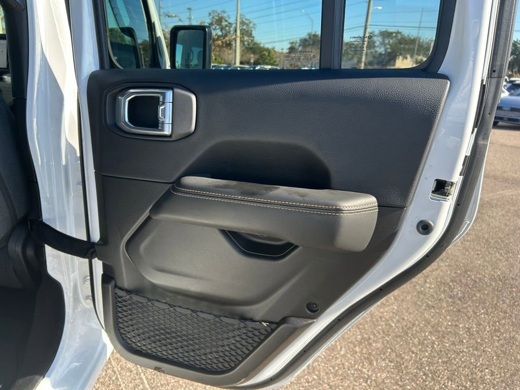 Used 2024 Jeep Wrangler Sahara image 49