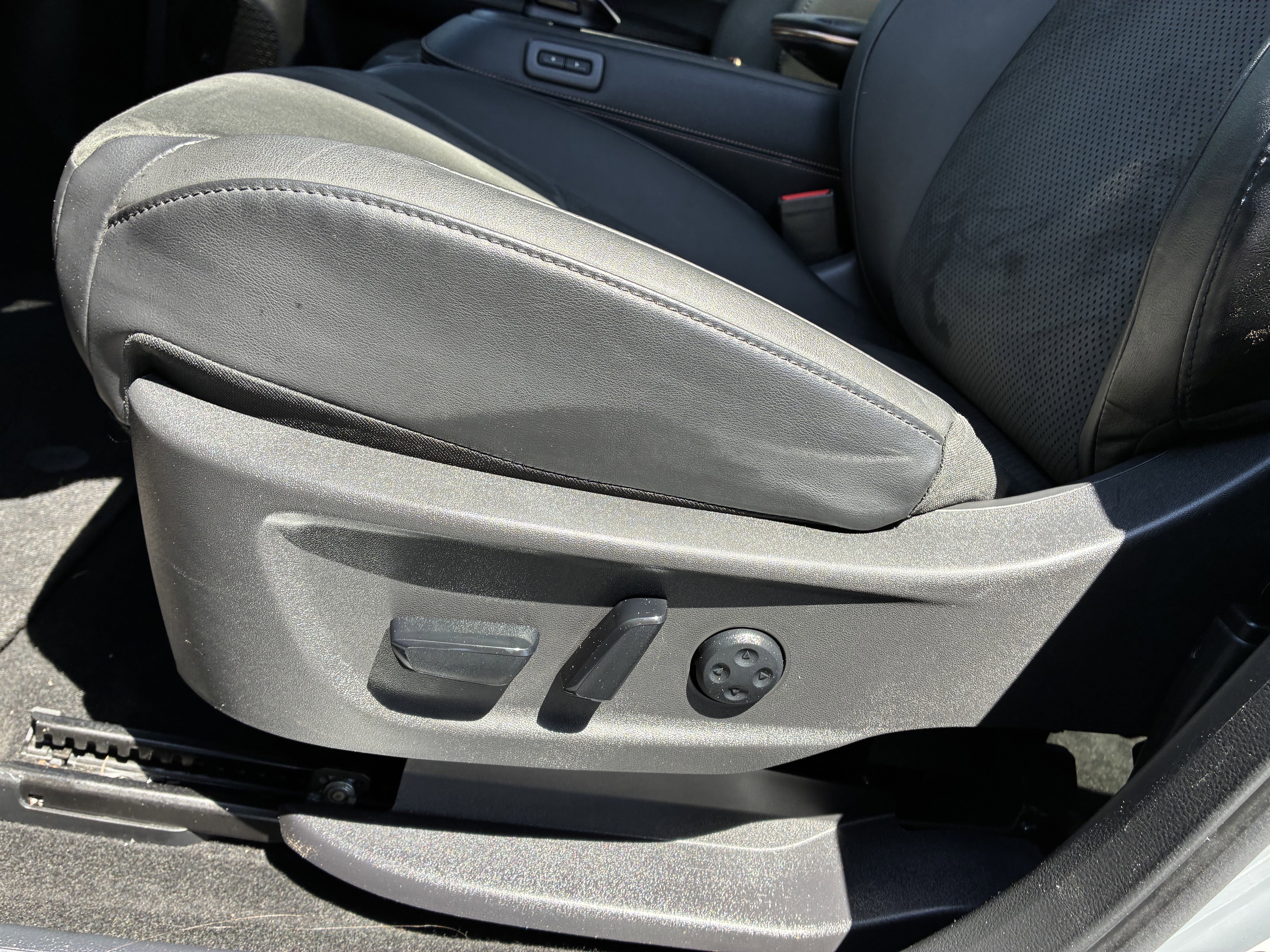 Used 2024 Nissan Ariya AWD image 26