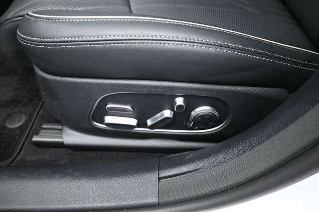Used 2025 Genesis G90 3.5T AWD/4WD image 8