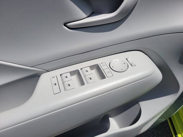 Certified 2024 Hyundai Kona Electric SEL FWD image 11
