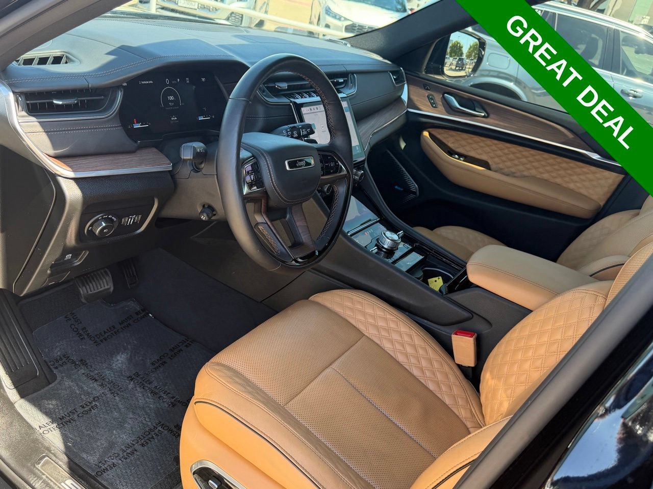 Used 2023 Jeep Grand Cherokee Summit w/ Luxury Tech Group V AWD/4WD image 15