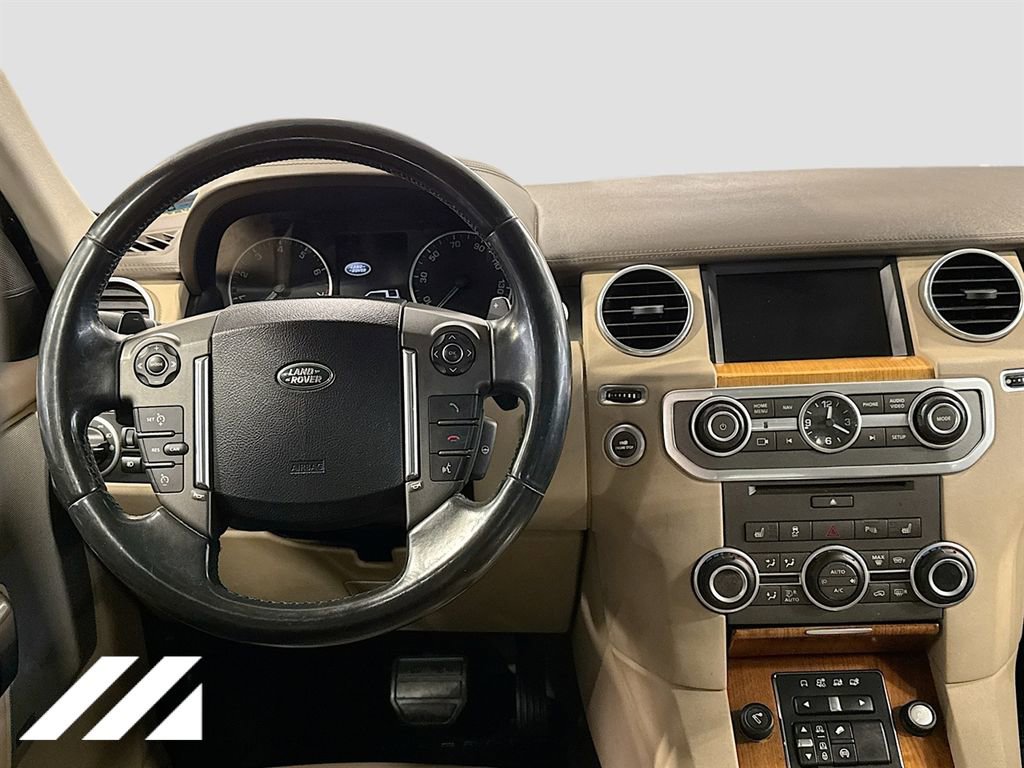 Used 2016 Land Rover LR4 HSE LUX image 25