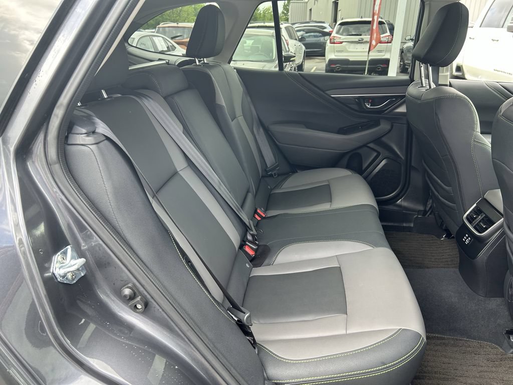 Used 2025 Subaru Outback Onyx Edition AWD/4WD image 25