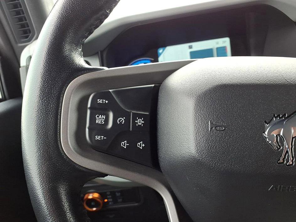 Used 2023 Ford Bronco Badlands image 31