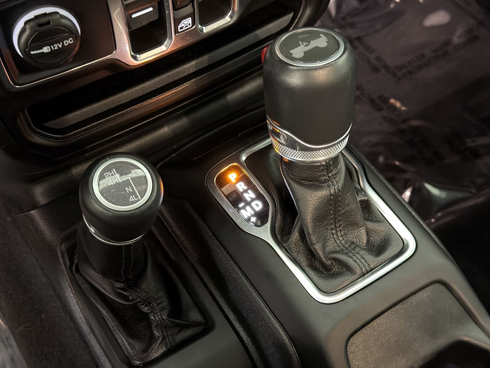 Used 2022 Jeep Wrangler Unlimited Sahara AWD/4WD image 22