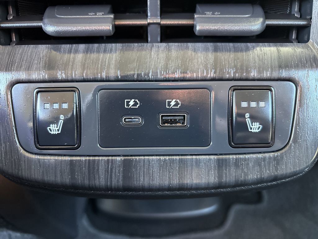 Used 2024 Nissan Ariya FWD image 10