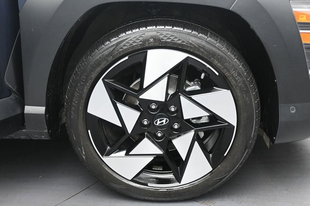 Used 2024 Hyundai Kona Limited FWD image 34