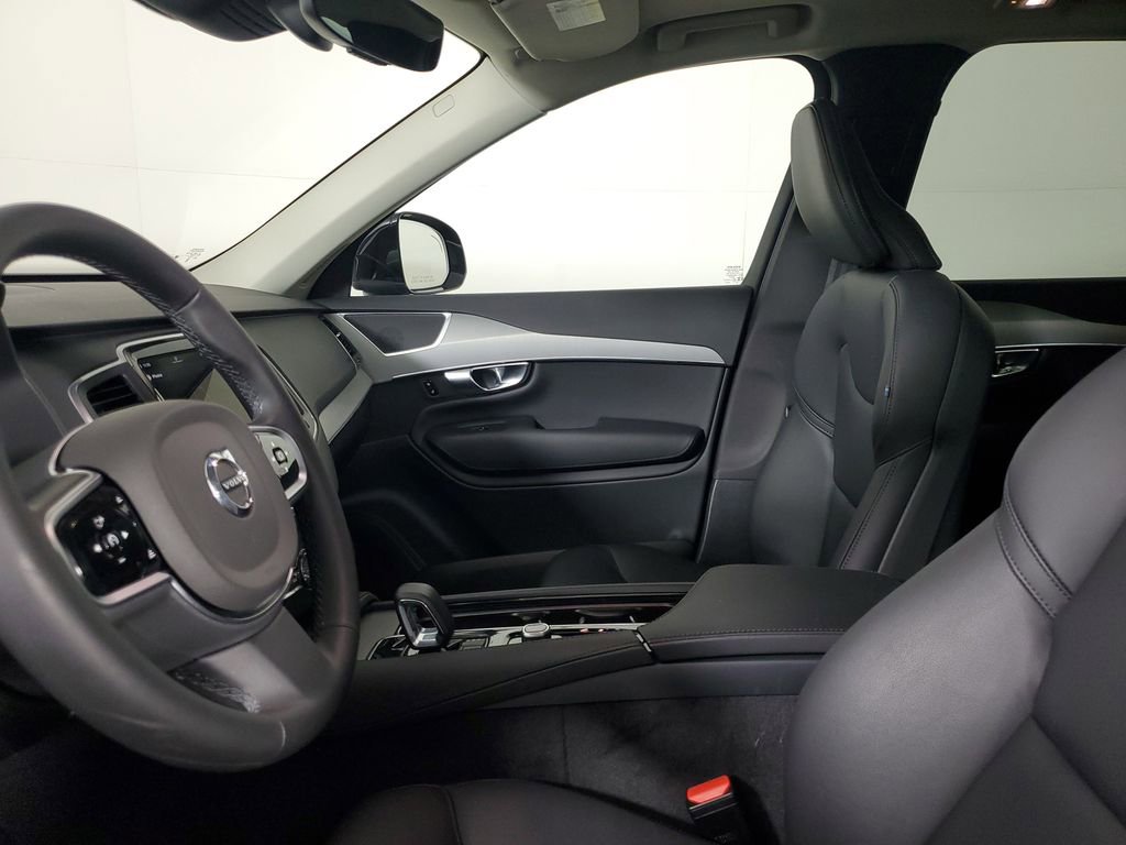 Certified 2025 Volvo XC90 B5 Core AWD/4WD image 23