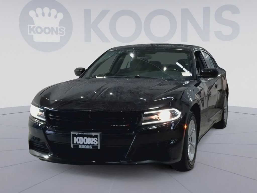 Used 2019 Dodge Charger SXT RWD image 4