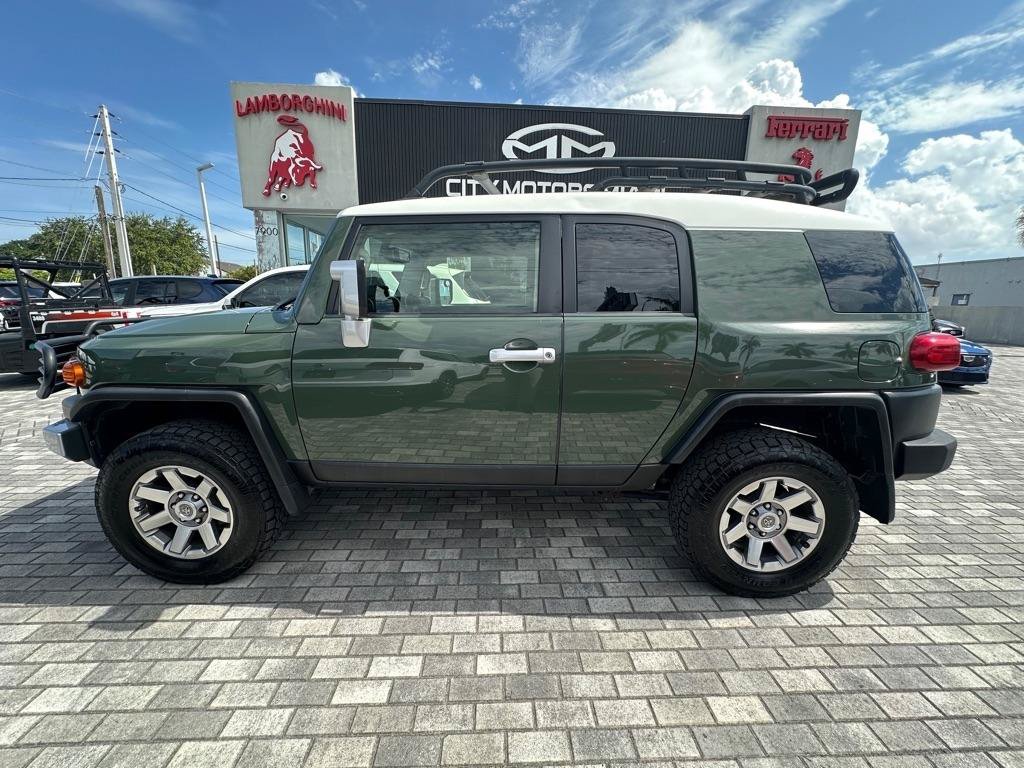 Used 2014 Toyota FJ Cruiser 4WD w/ Upgrade Package image 4