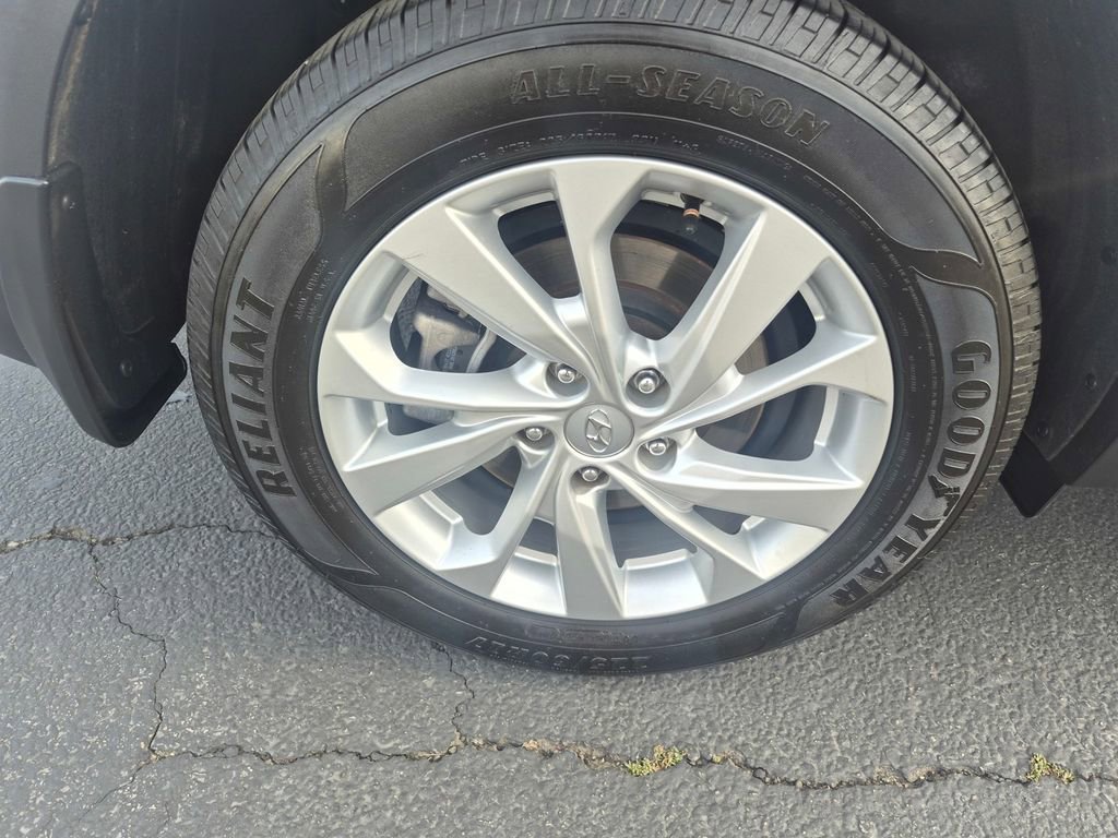 Used 2019 Hyundai Tucson SE image 9