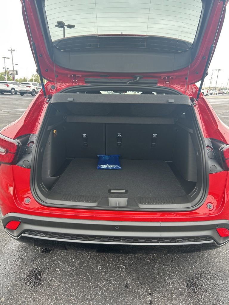 New 2026 Chevrolet Trax RS w/ Sunroof Package FWD image 14