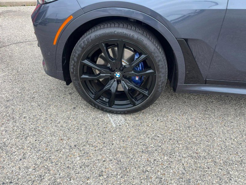 Used 2022 BMW X7 M50i w/ Luxury Seating Package image 7