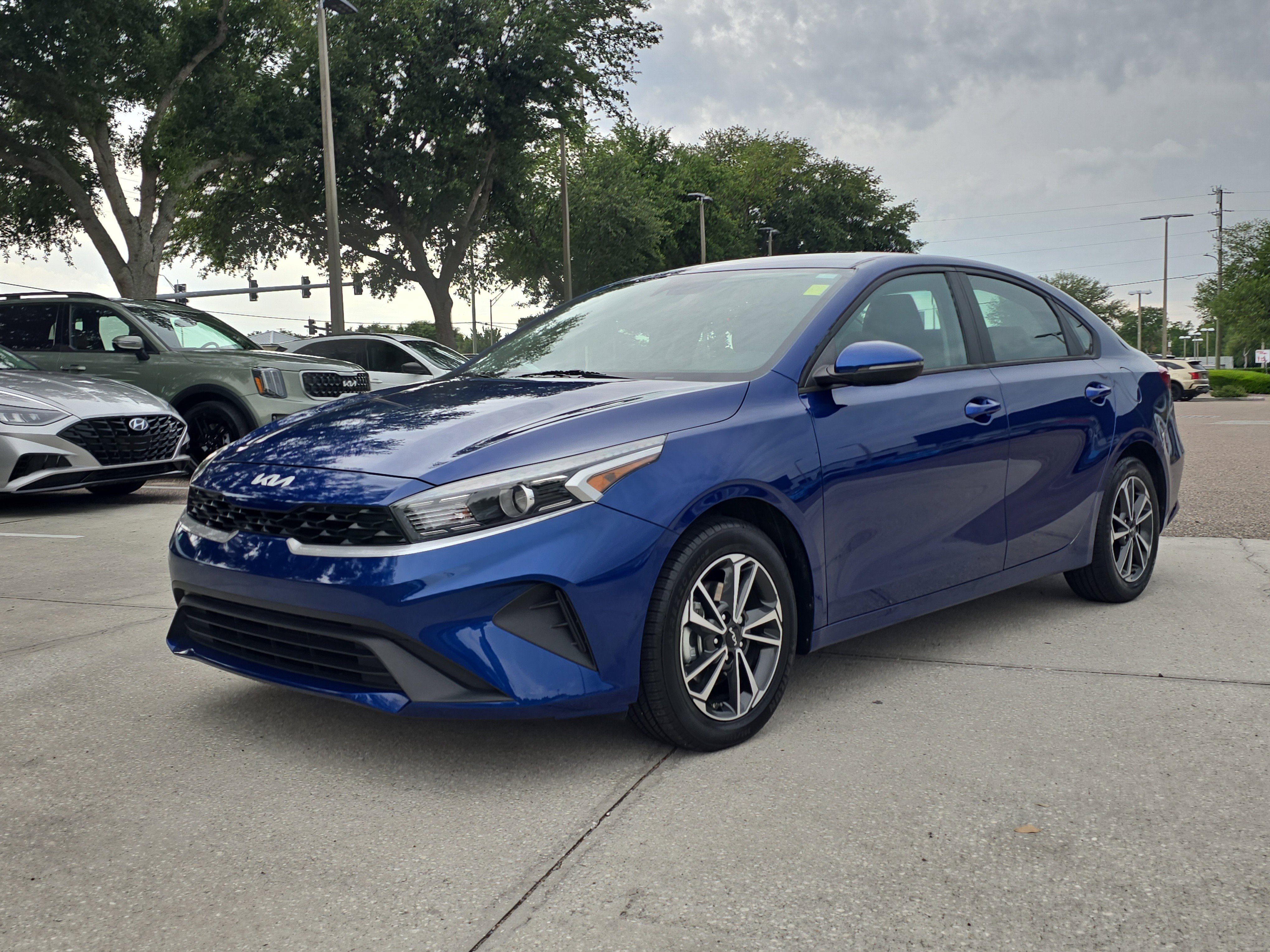 Certified 2023 Kia Forte LXS w/ LXS Technology Package FWD image 4