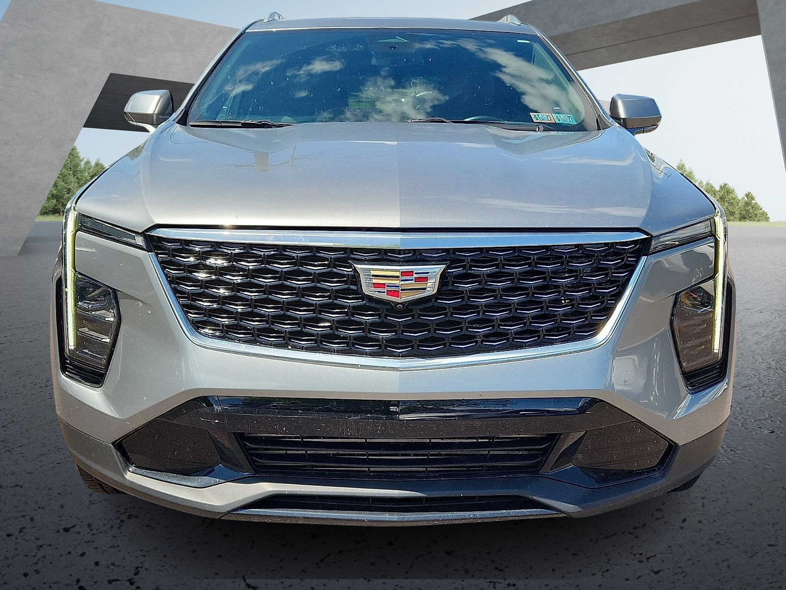 Used 2025 Cadillac XT4 Premium Luxury AWD/4WD image 2