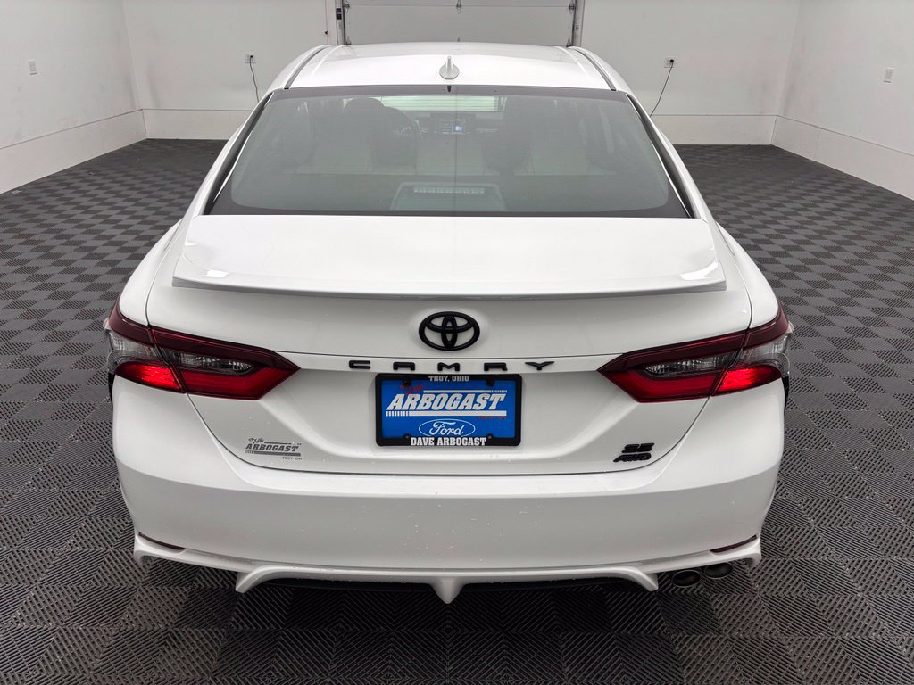 Used 2024 Toyota Camry SE AWD/4WD image 9