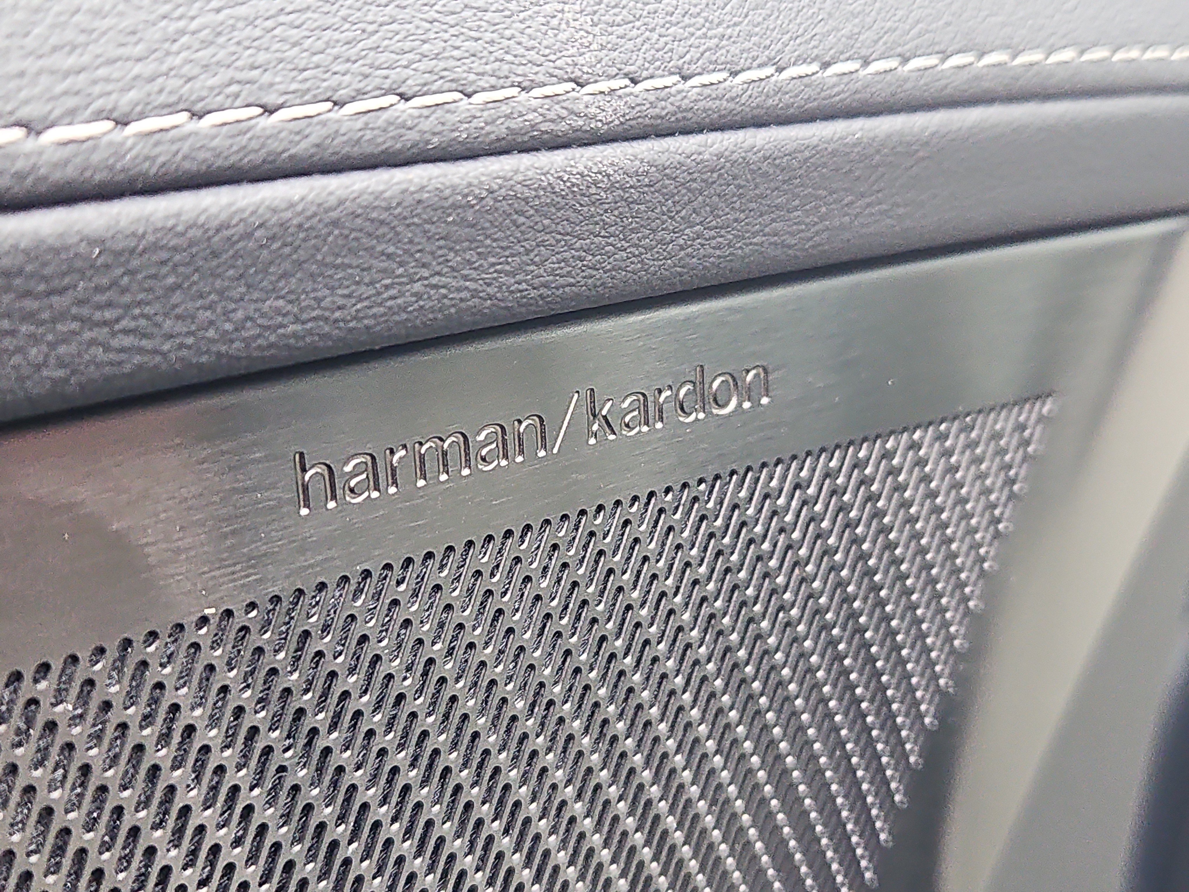 New 2026 Volvo XC90 B6 Ultra w/ Protection Package image 9