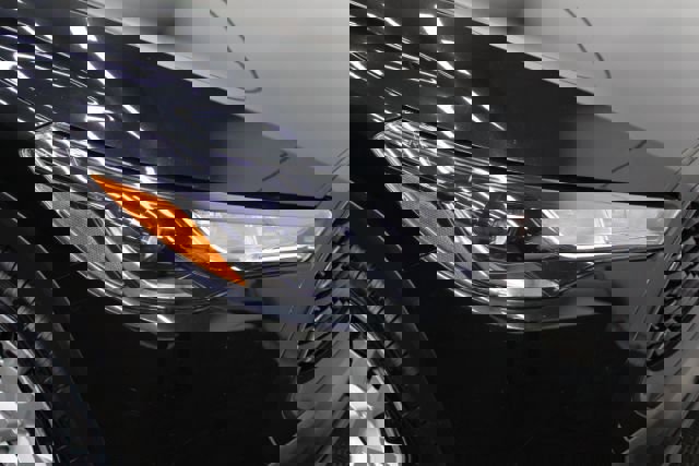 Used 2023 Toyota Corolla Cross L image 25