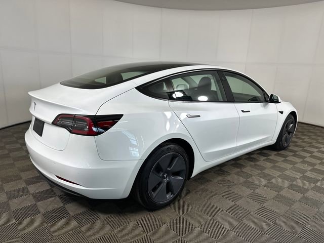 Used 2023 Tesla Model 3 Standard Range image 3