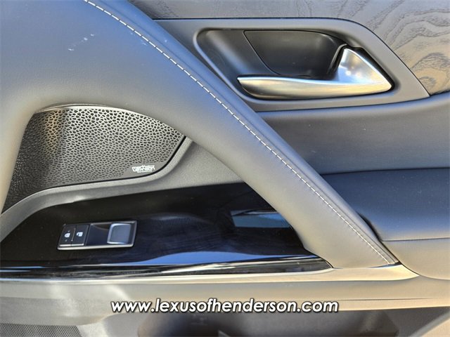 Certified 2025 Lexus LX 600 4WD w/ Appearance Package image 20