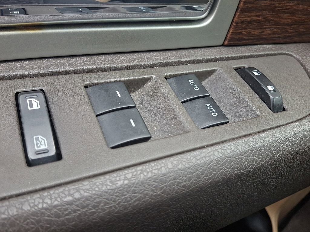 Used 2013 Ford F150 Lariat w/ Mid Equipment Group image 26