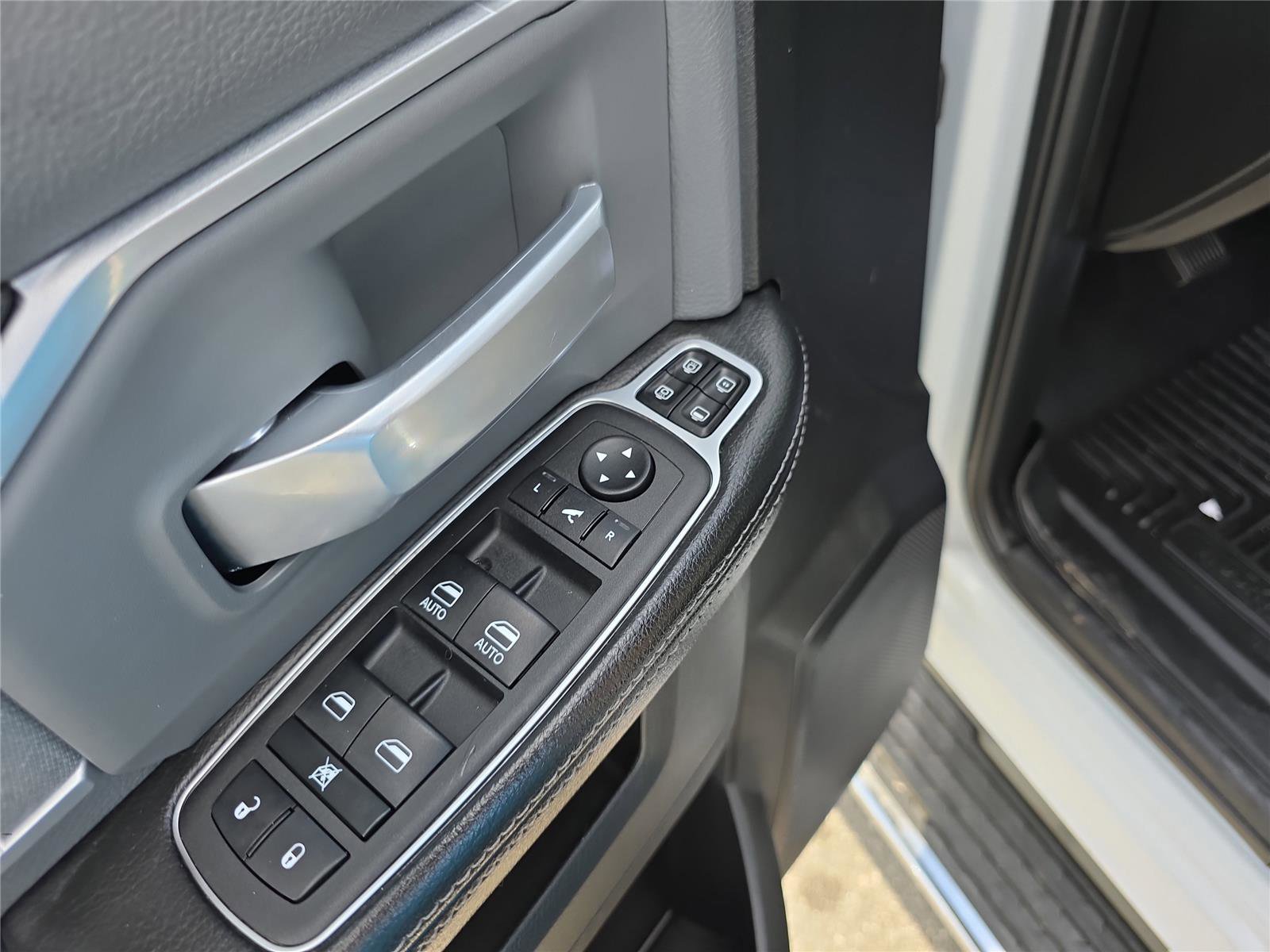 Used 2023 RAM 2500 Big Horn w/ Level 1 Equipment Group image 19