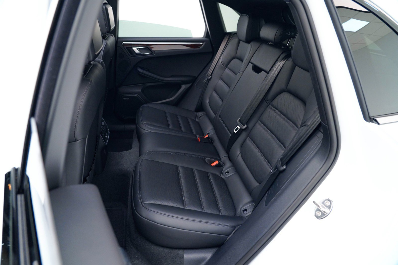 New 2026 Porsche Macan image 29