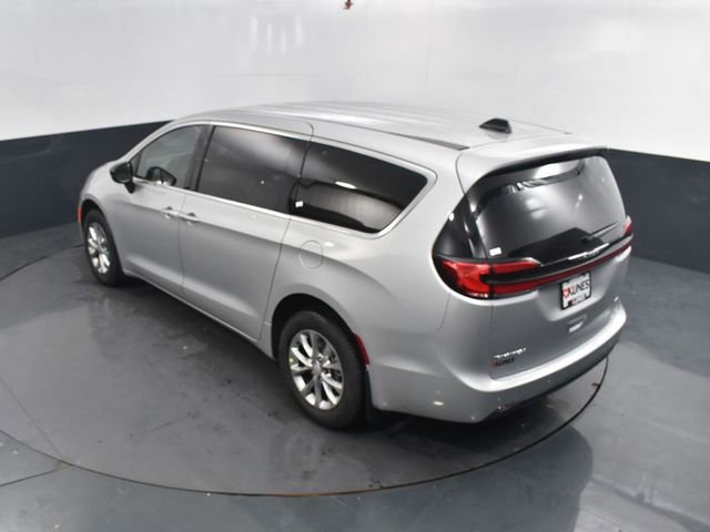 New 2026 Chrysler Pacifica Select image 43